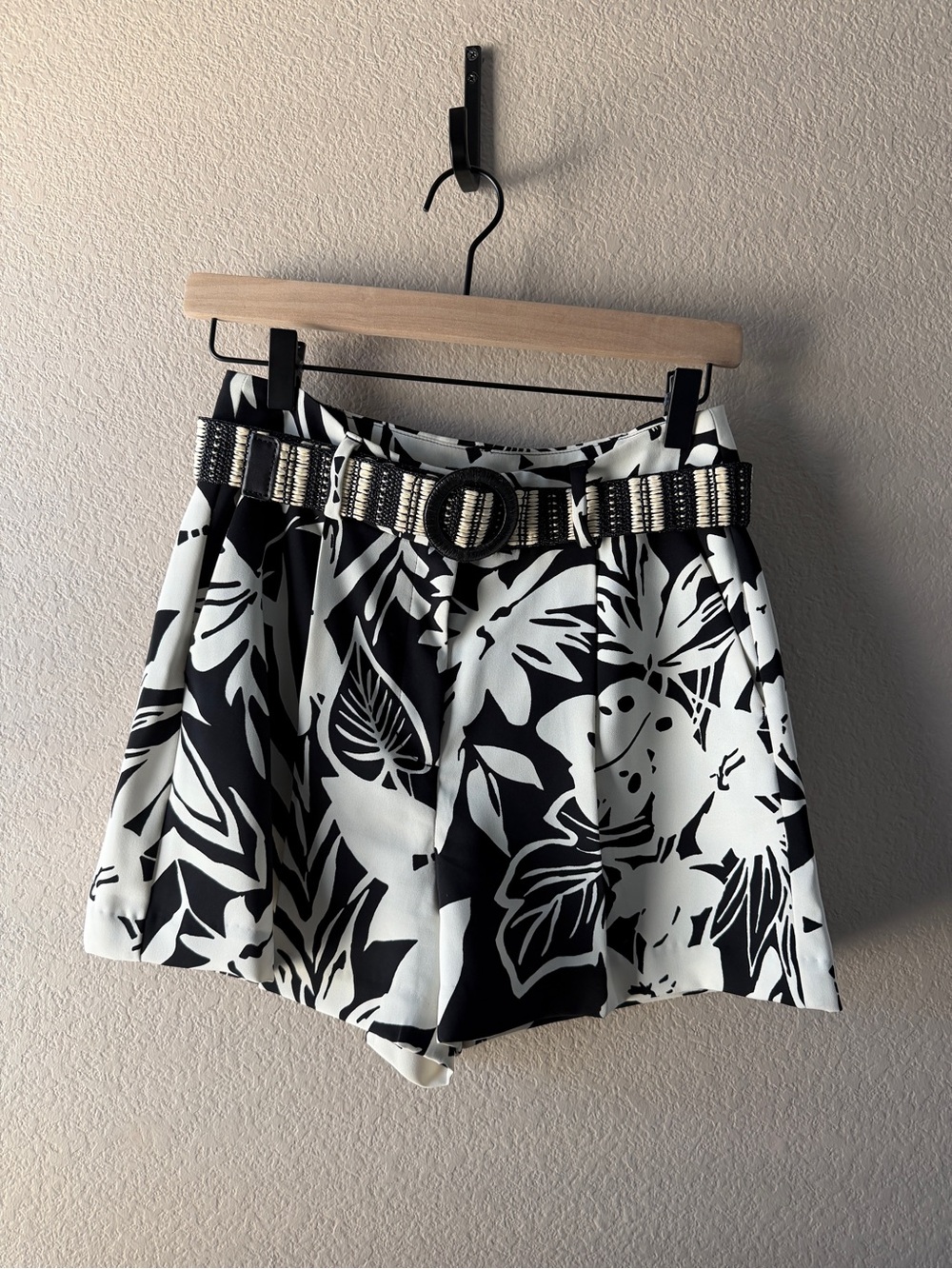 Express Black & White Floral High-Waist Women’s Shorts with Statement Belt